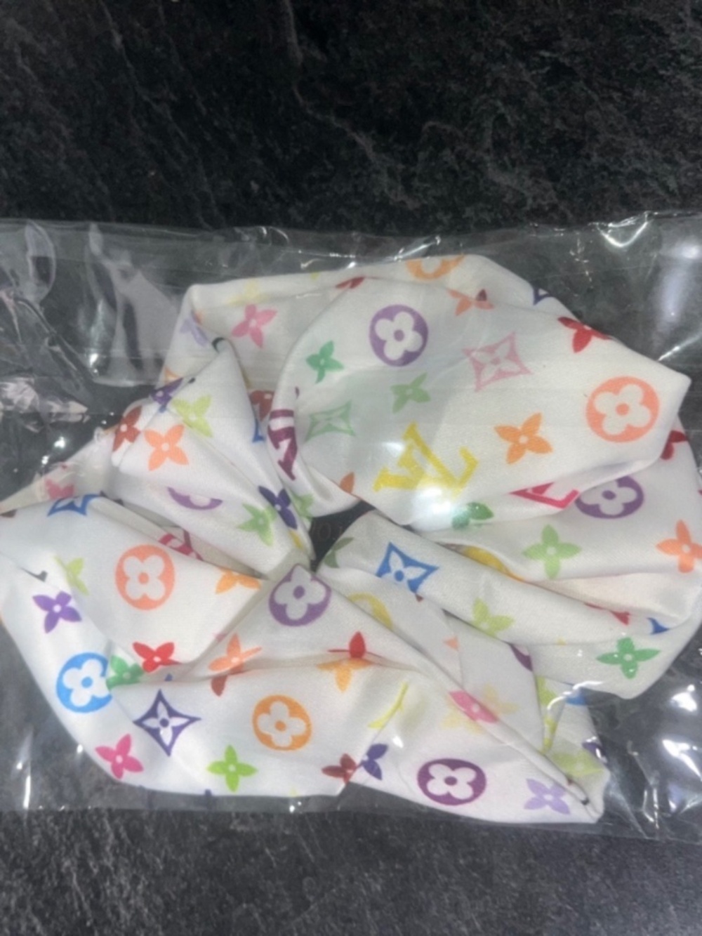 Colorful Printed Scrunchie NEW - Picture 3 of 3